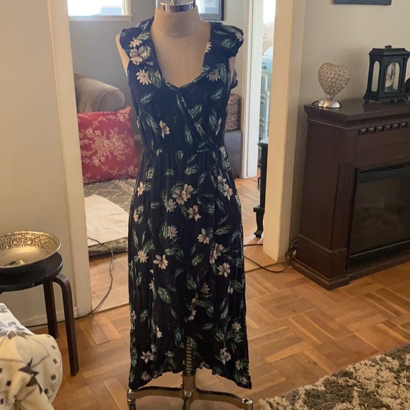 Cotton-On beautiful, comfortable long beautiful floral asymmetrical dress - Picture 11 of 16